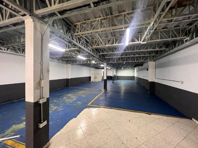 Bodega en arriendo en Cristo Rey, Medellín, 200 m² · foto 19 de 20
