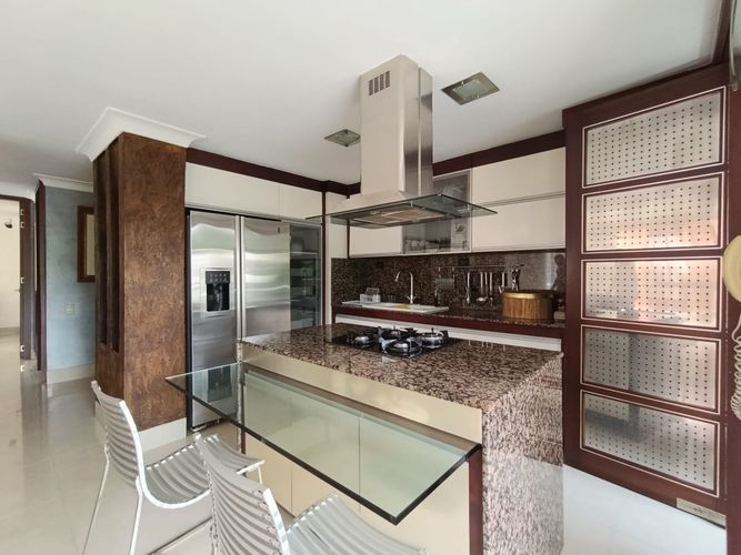 Apartamento de 2 alcobas en arriendo en El Poblado, Medellín, 106 m² · foto 3 de 20