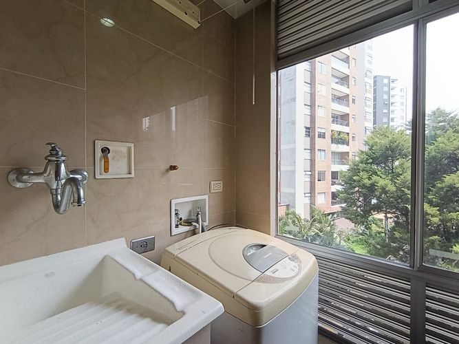 Apartamento de 2 alcobas en arriendo en El Poblado, Medellín, 106 m² · foto 8 de 20