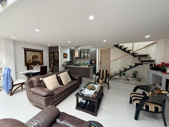 Casa de 3 alcobas en venta en Gualanday, Rionegro, 172 m² · foto 5 de 17