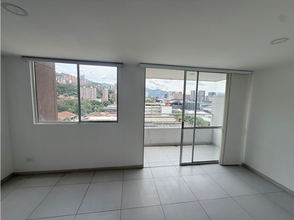 Apartment for sale in El Poblado, Medellín 2