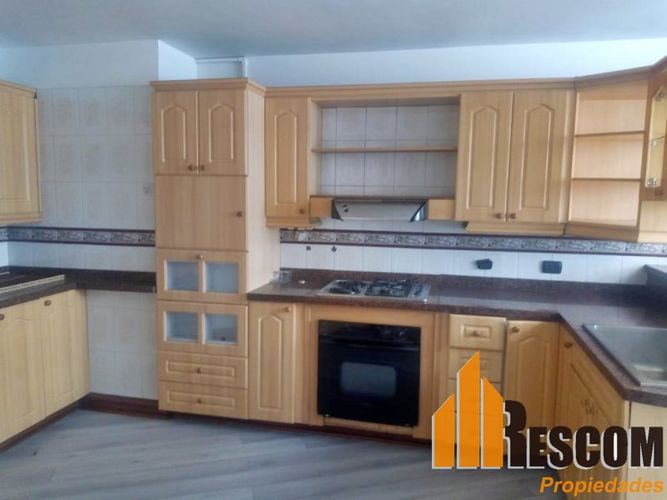 Local en arriendo en Los Colores, Medellín, 380 m² · foto 2 de 24