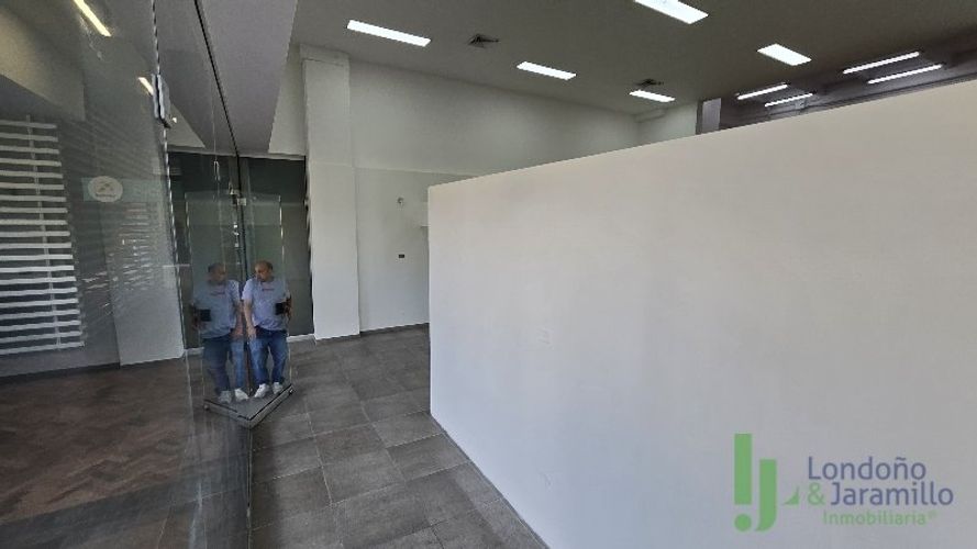 Local en arriendo en Colombia, Medellín, 135 m² · foto 2 de 18