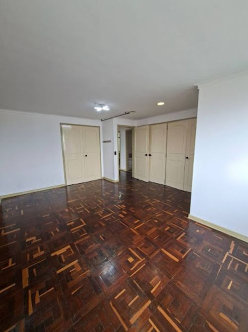 Apartamento en arriendo en Villa Nueva, Medellín, 236 m² · foto 6 de 24
