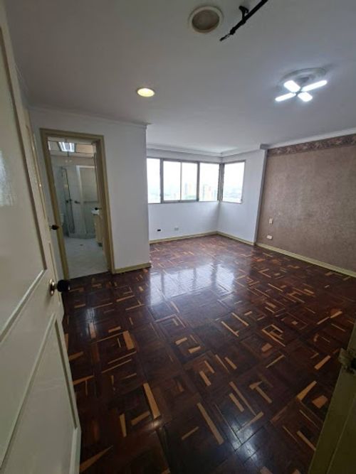 Apartamento en arriendo en Villa Nueva, Medellín, 236 m² · foto 10 de 24