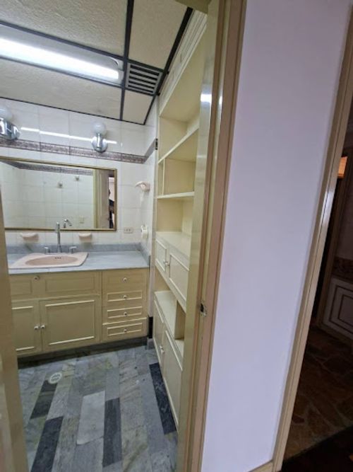 Apartamento en arriendo en Villa Nueva, Medellín, 236 m² · foto 15 de 24