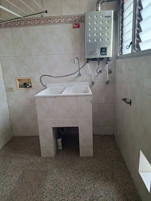 Apartamento en arriendo en Villa Nueva, Medellín, 236 m² · foto 23 de 24