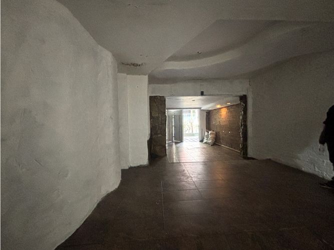 Local en arriendo en El Poblado, Medellín, 55 m² · foto 3 de 8