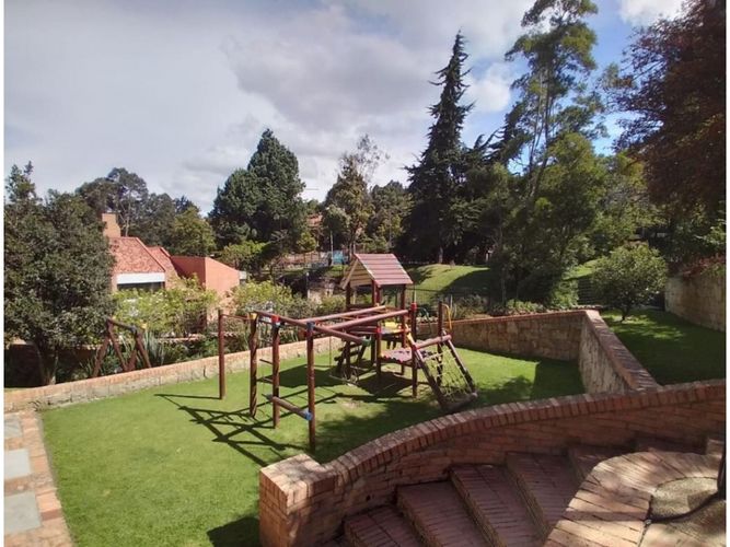 Casa de 3 alcobas en venta en Colina Campestre, Bogotá, 268 m² · foto 2 de 18