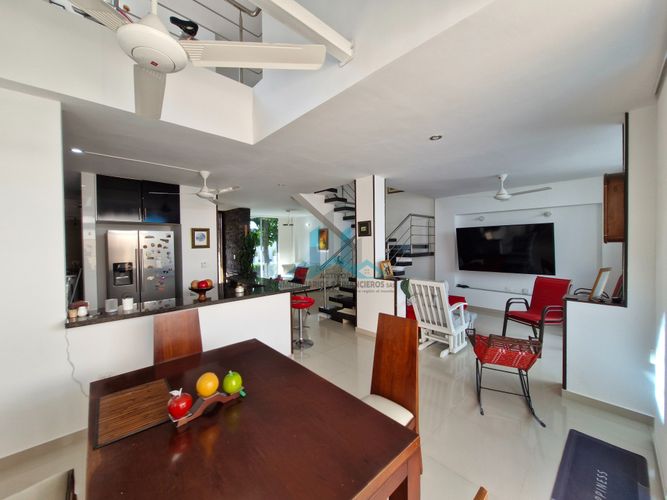 Casa de 3 alcobas en venta en Cn. Casa Loma, Girardot, 198 m² · foto 8 de 24