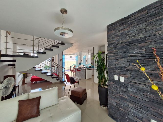 Casa de 3 alcobas en venta en Cn. Casa Loma, Girardot, 198 m² · foto 9 de 24