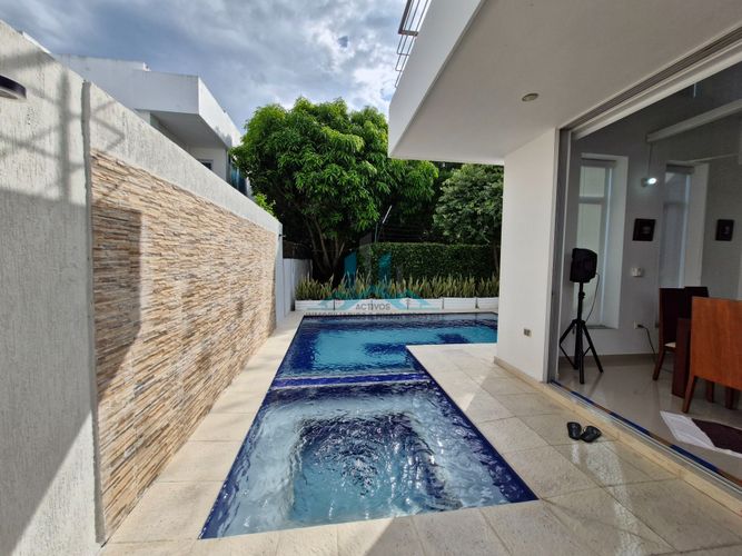 Casa de 3 alcobas en venta en Cn. Casa Loma, Girardot, 198 m² · foto 3 de 24