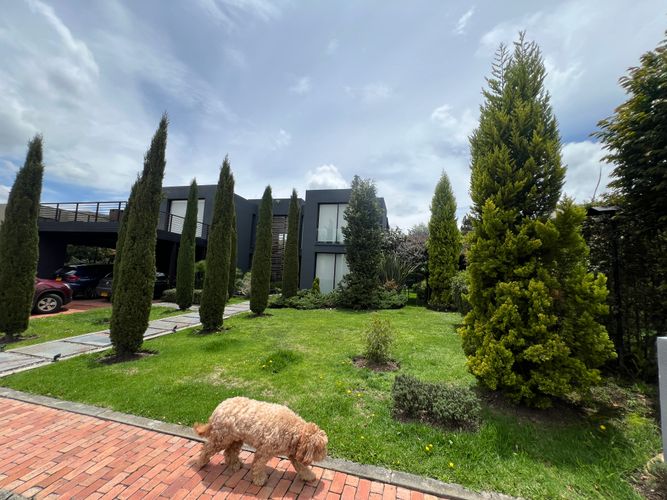 Casa de 4 alcobas en venta en Meusa, Sopó, 261 m² · foto 2 de 24