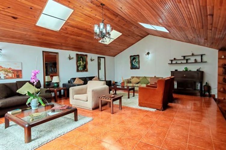 Casa de 4 alcobas en venta en El Contador, Bogotá, 267 m² · foto 4 de 22