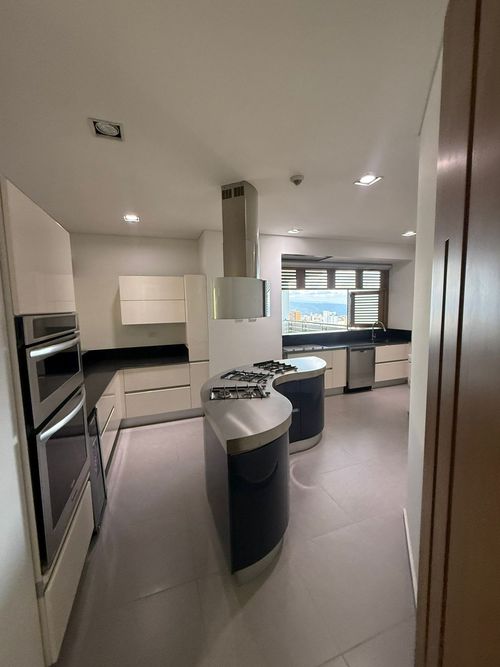 Apartamento de 4 alcobas en venta en Cabecera Del Llano, Bucaramanga, 240 m² · foto 18 de 24