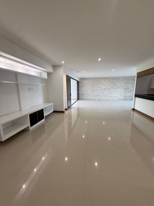 Apartamento de 4 alcobas en venta en Cabecera Del Llano, Bucaramanga, 240 m² · foto 22 de 24