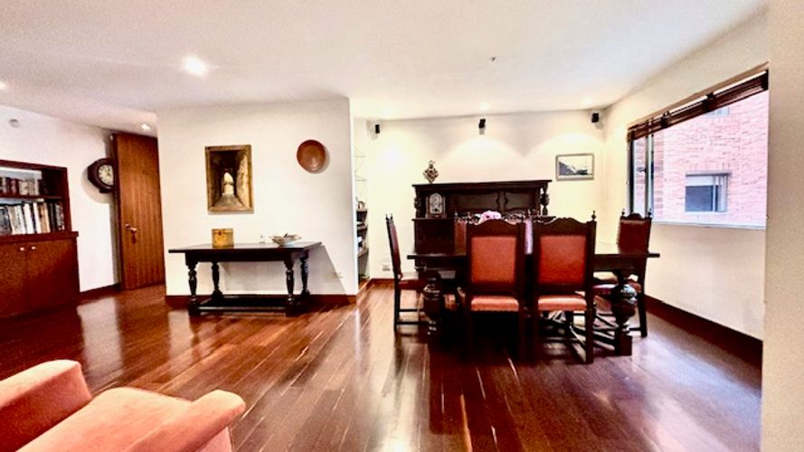 Apartamento de 3 alcobas en venta en Los Rosales, Bogotá, 230 m² · foto 10 de 24