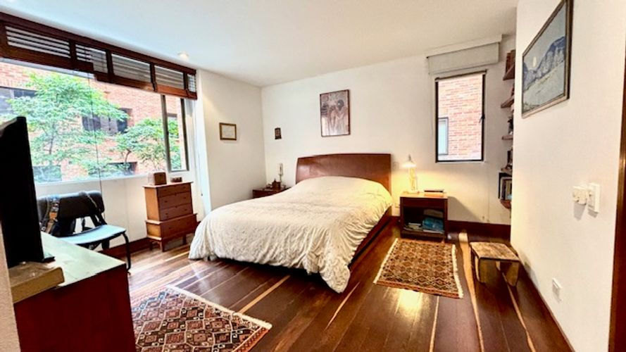 Apartamento de 3 alcobas en venta en Los Rosales, Bogotá, 230 m² · foto 16 de 24