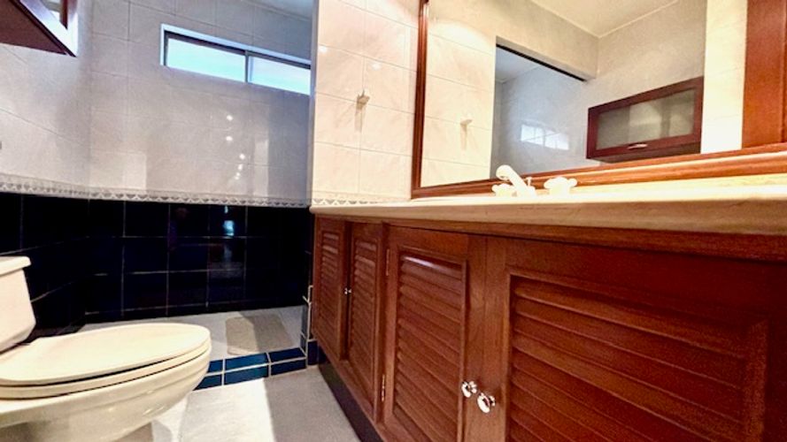 Apartamento de 3 alcobas en venta en Los Rosales, Bogotá, 230 m² · foto 17 de 24