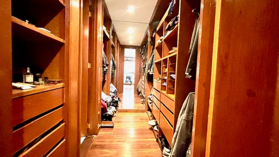 Apartamento de 3 alcobas en venta en Los Rosales, Bogotá, 230 m² · foto 18 de 24