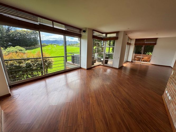 Casa de 4 alcobas en arriendo en Aposentos, Sopó, 585 m² · foto 3 de 24