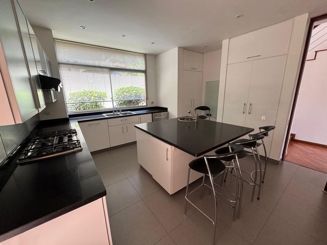 Casa de 4 alcobas en arriendo en Aposentos, Sopó, 585 m² · foto 11 de 24