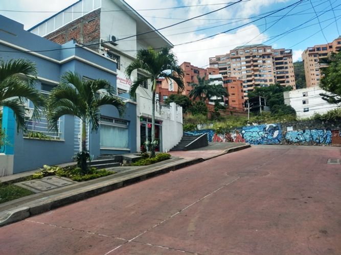 Casa de 10 alcobas en venta en Juanambu, Cali, 221 m² · foto 2 de 24