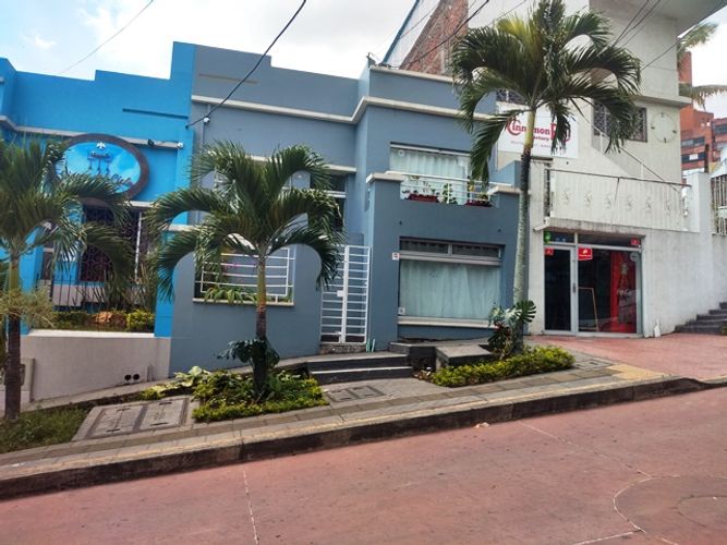 Casa de 10 alcobas en venta en Juanambu, Cali, 221 m² · foto 3 de 24