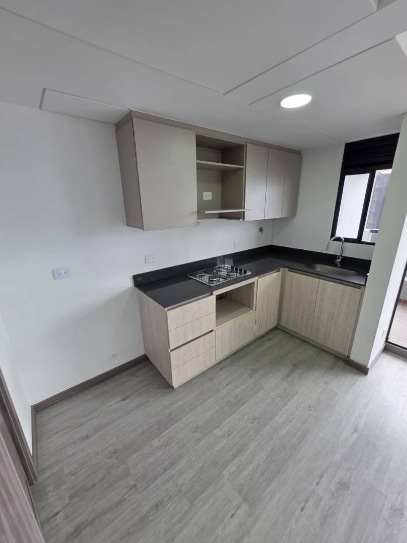 Apartamento en arriendo en Las Palmas, Medellín · foto 2 de 11