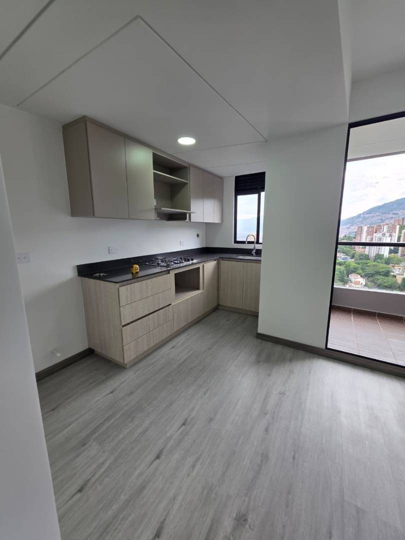 Apartamento en arriendo en Las Palmas, Medellín · foto 3 de 21