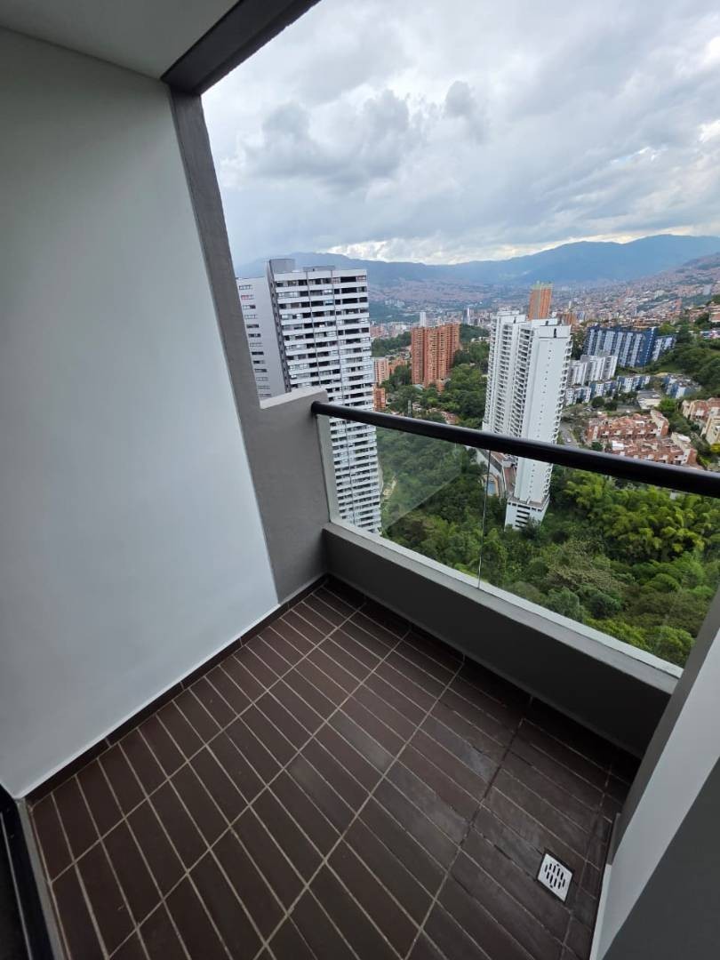 Apartamento en arriendo en Las Palmas, Medellín · foto 4 de 21
