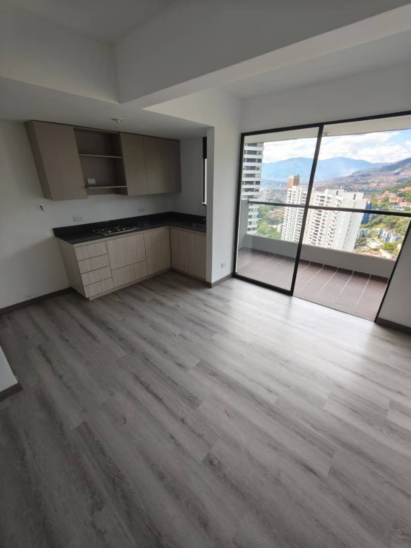 Apartamento en arriendo en Las Palmas, Medellín · foto 2 de 12
