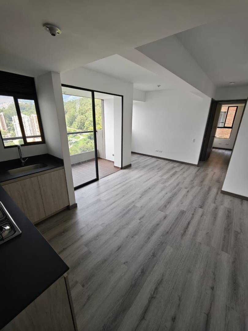 Apartamento en arriendo en Las Palmas, Medellín · foto 3 de 12