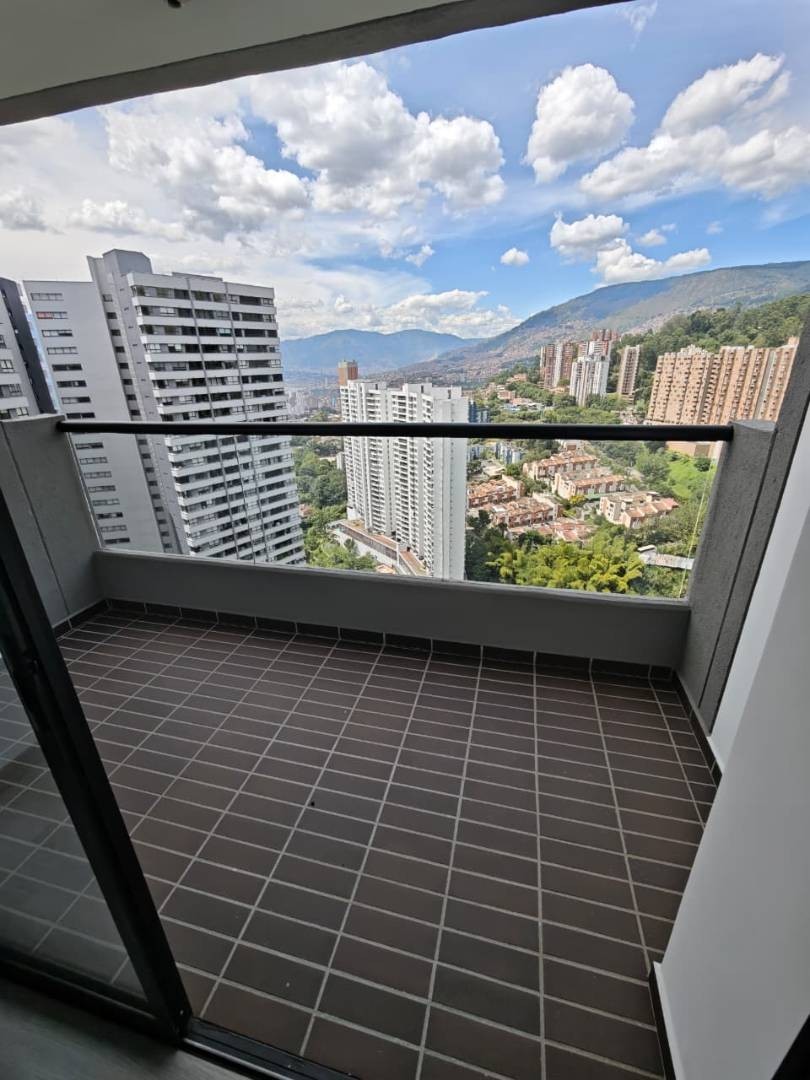 Apartamento en arriendo en Las Palmas, Medellín · foto 8 de 12