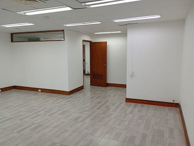 Oficina en arriendo en El Poblado, Medellín, 105 m² · foto 3 de 9