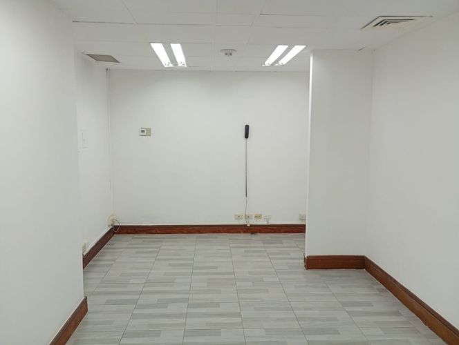 Oficina en arriendo en El Poblado, Medellín, 105 m² · foto 7 de 9