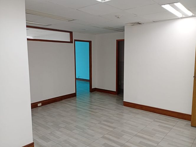 Oficina en arriendo en El Poblado, Medellín, 105 m² · foto 5 de 9