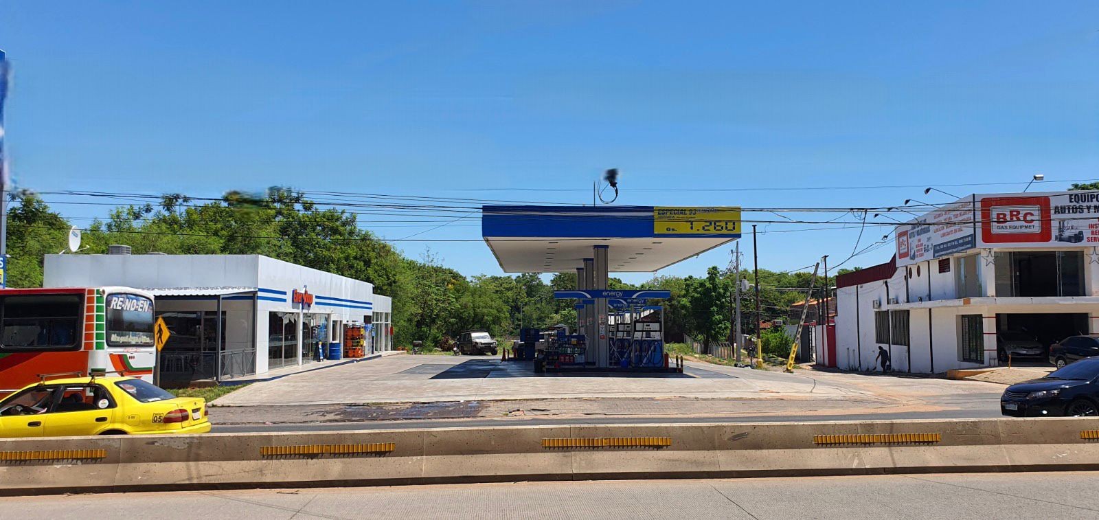 EN PLENA ZONA COMERCIAL SE ENCUENTRA ESTE TERRENO EN VENTA, SOBRE RUTA TRANSITADA EN SAN LORENZO — foto 3
