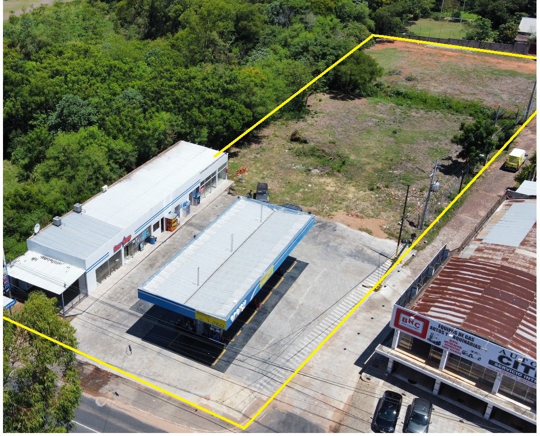 EN PLENA ZONA COMERCIAL SE ENCUENTRA ESTE TERRENO EN VENTA, SOBRE RUTA TRANSITADA EN SAN LORENZO — foto 2