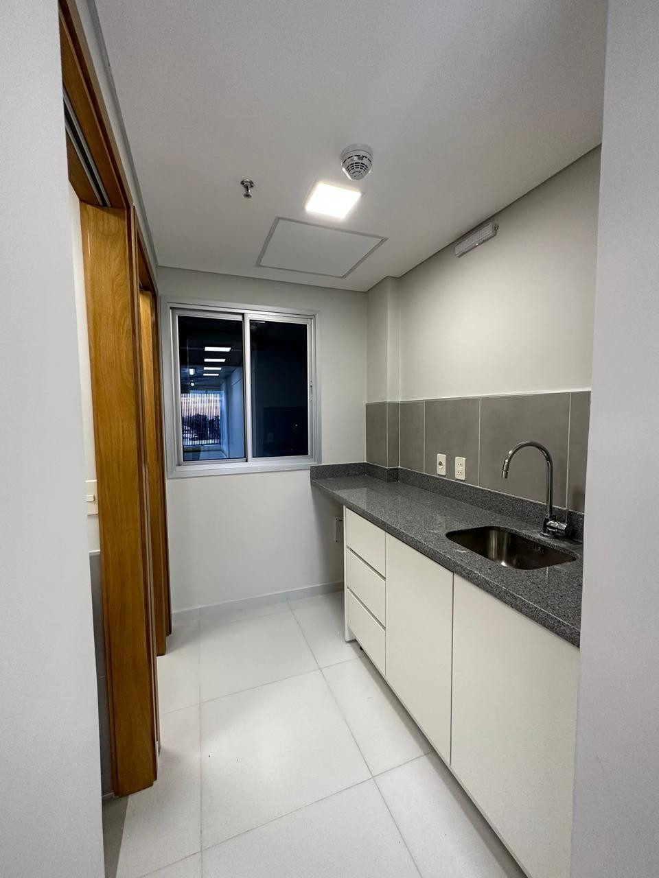 ALQUILO OFICINAS CORPORATIVAS A ESTRENAR — foto 3