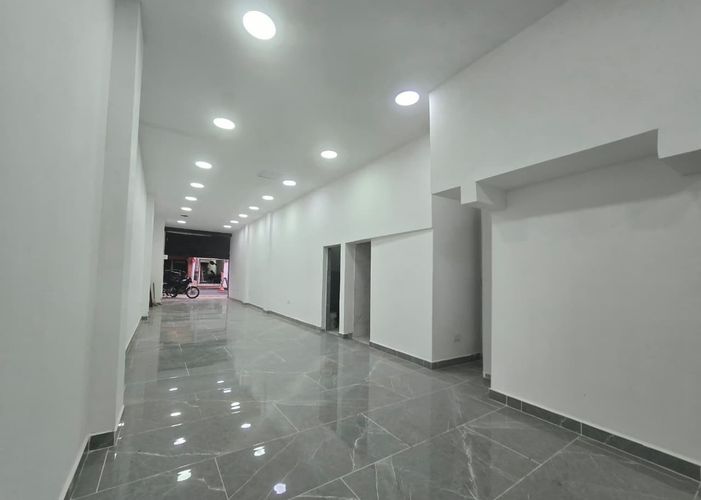 Local en venta en El Poblado, Medellín, 120 m² · foto 10 de 11