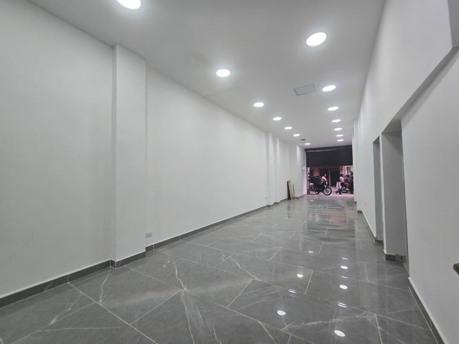 Local en venta en El Poblado, Medellín, 120 m² · foto 3 de 11