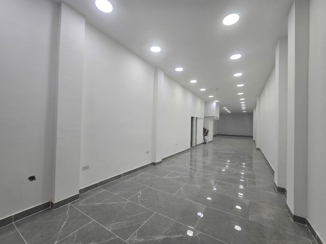 Local en venta en El Poblado, Medellín, 120 m² · foto 2 de 11