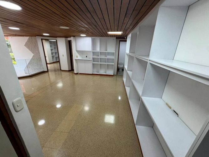 Local en arriendo en El Poblado, Medellín, 75 m² · foto 3 de 13