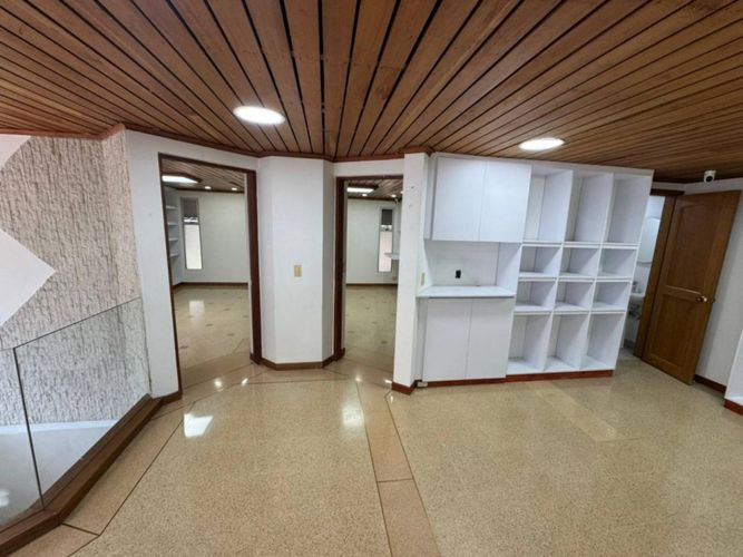 Local en arriendo en El Poblado, Medellín, 75 m² · foto 5 de 13