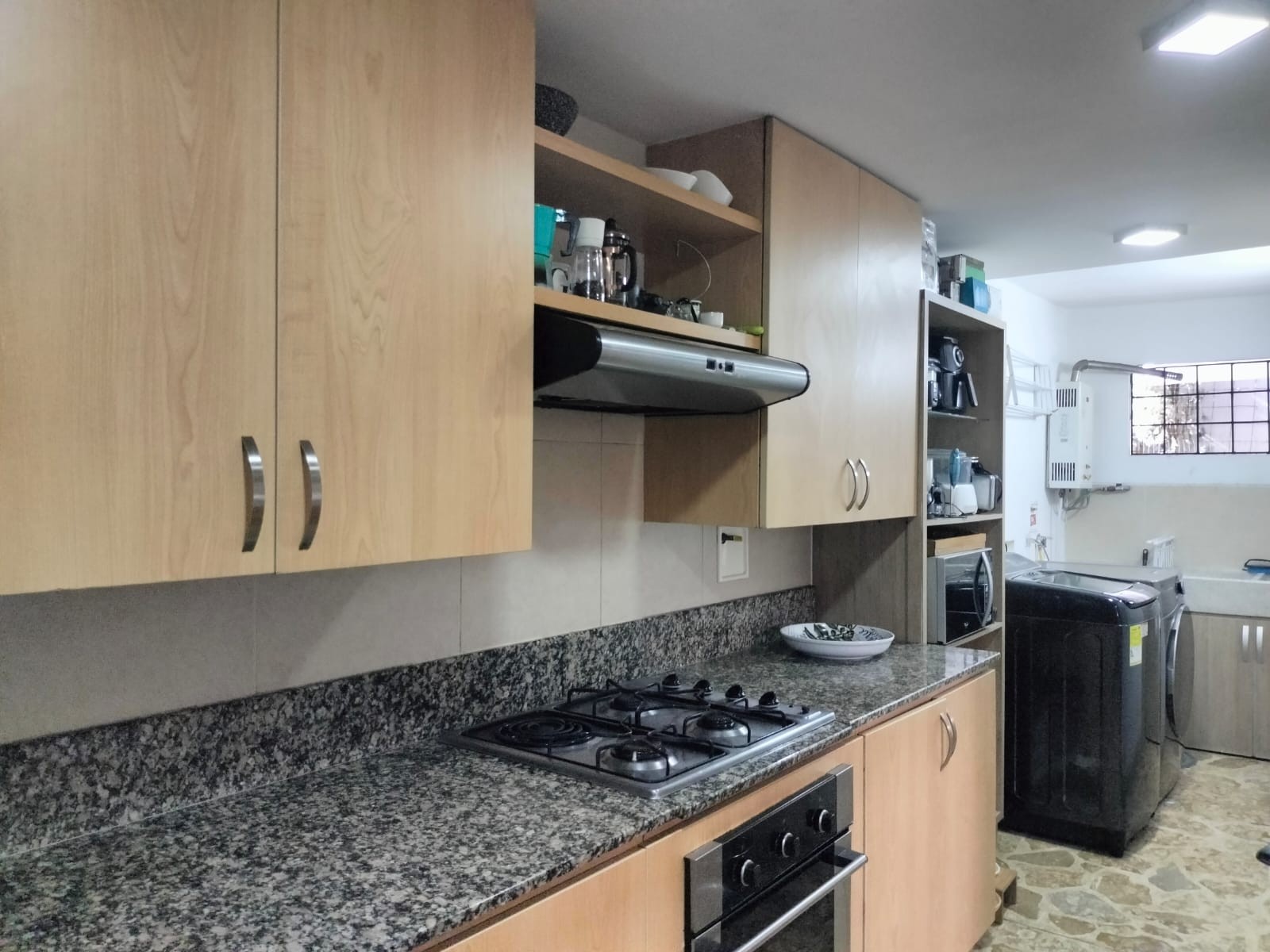 Casa en arriendo en El Poblado, Medellín · foto 4 de 19