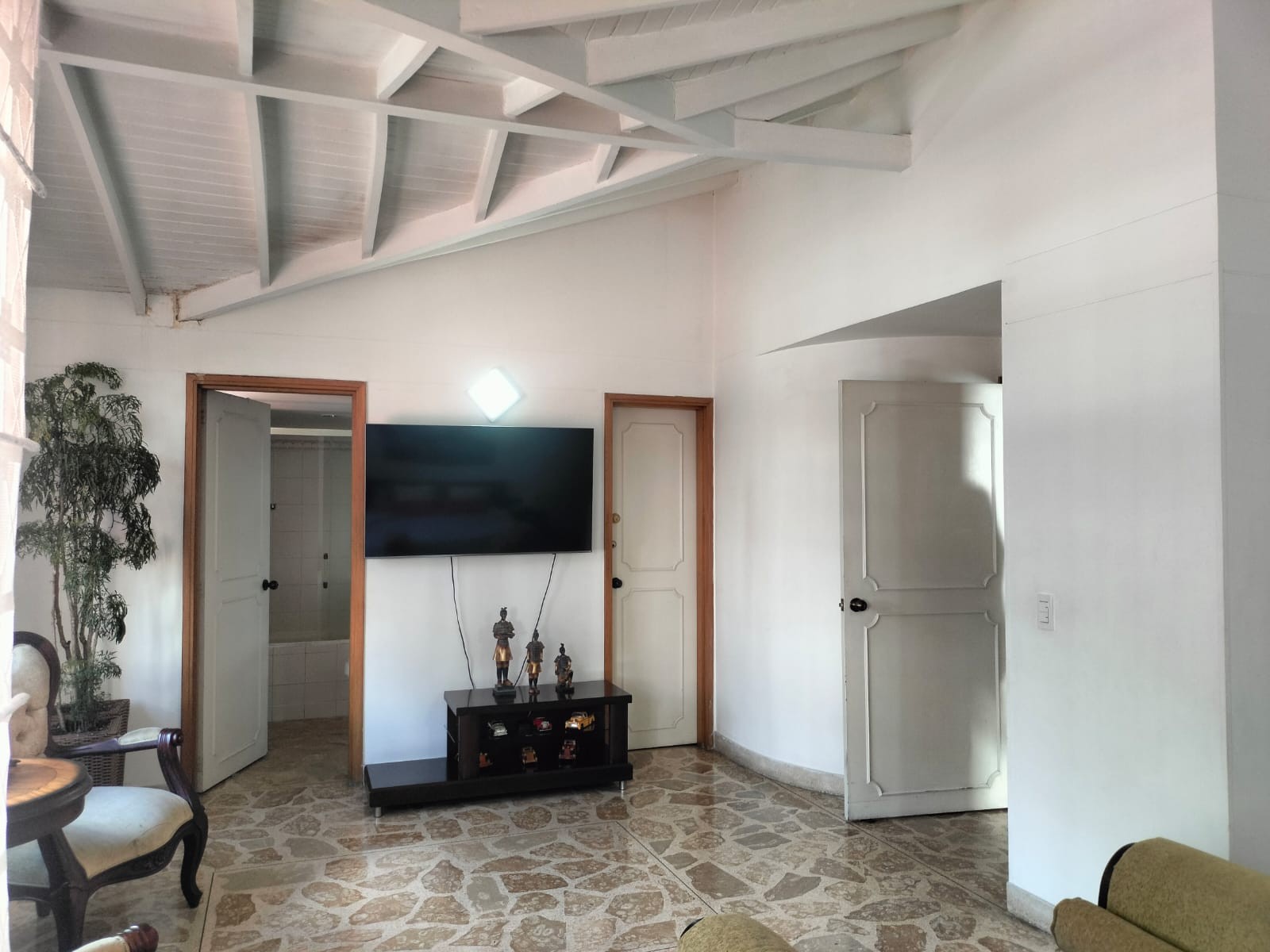 Casa en arriendo en El Poblado, Medellín · foto 11 de 19