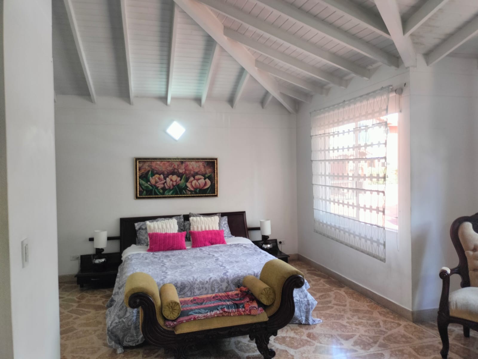Casa en arriendo en El Poblado, Medellín · foto 7 de 19