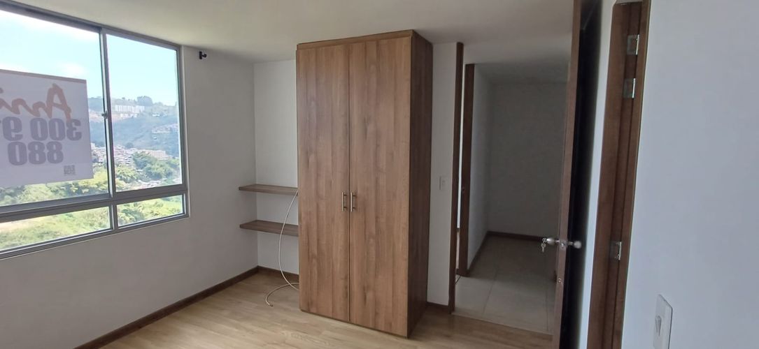 Apartamento de 2 alcobas en venta en Las Colinas, Cali, 54 m² · foto 2 de 11