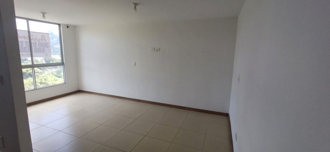 Apartamento de 2 alcobas en venta en Las Colinas, Cali, 54 m² · foto 7 de 11